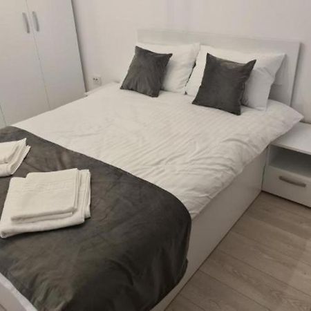 Lux Apartament Bacău Eksteriør billede