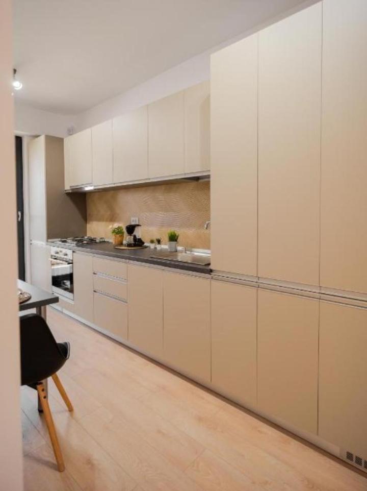 Lux Apartament Bacău Eksteriør billede